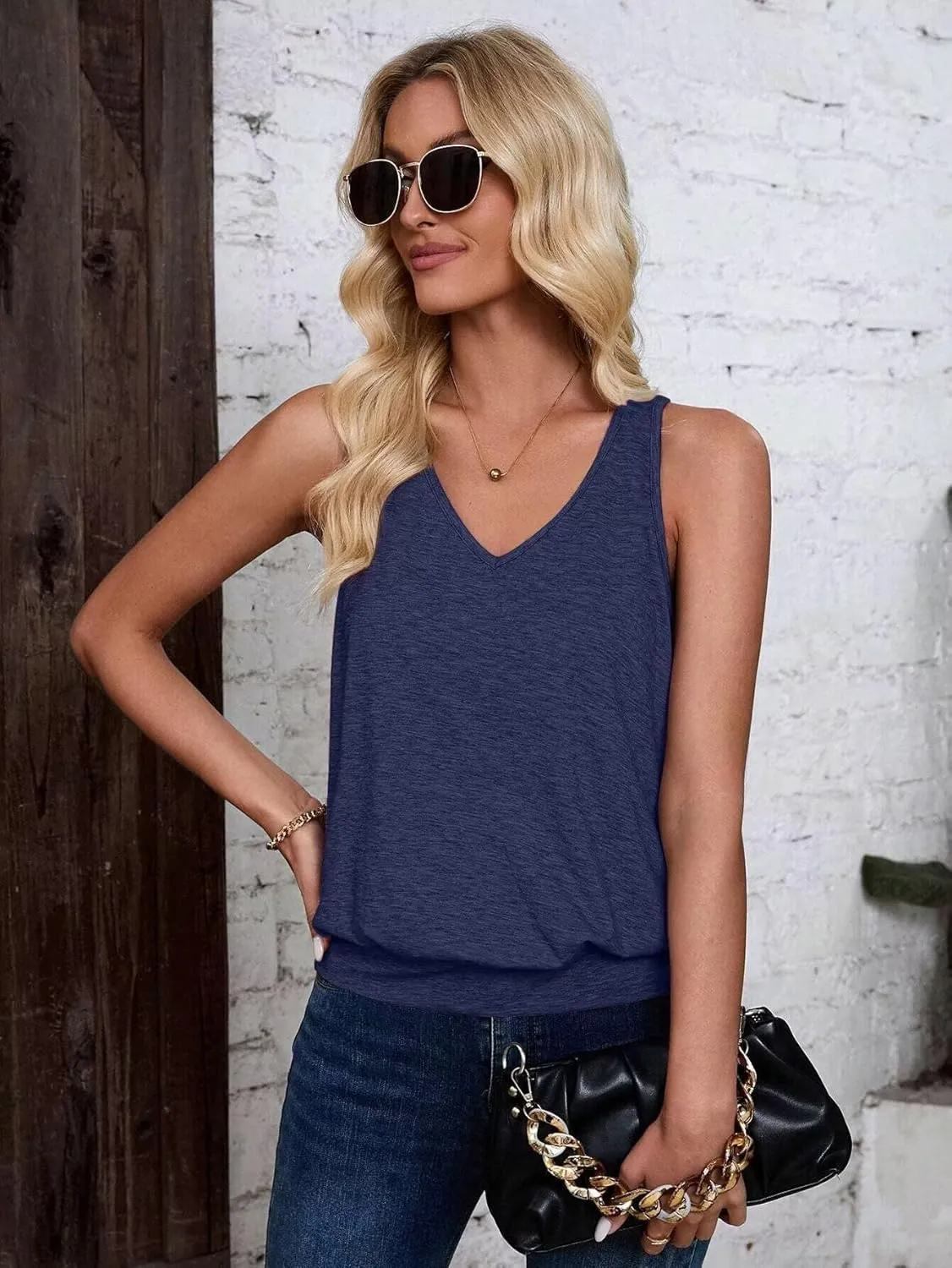 2025 Cute Womens Tank Tops Fashion Summer Clothes Casual Sleeveless V Neck Solid Color Loose Fit Basic Cami