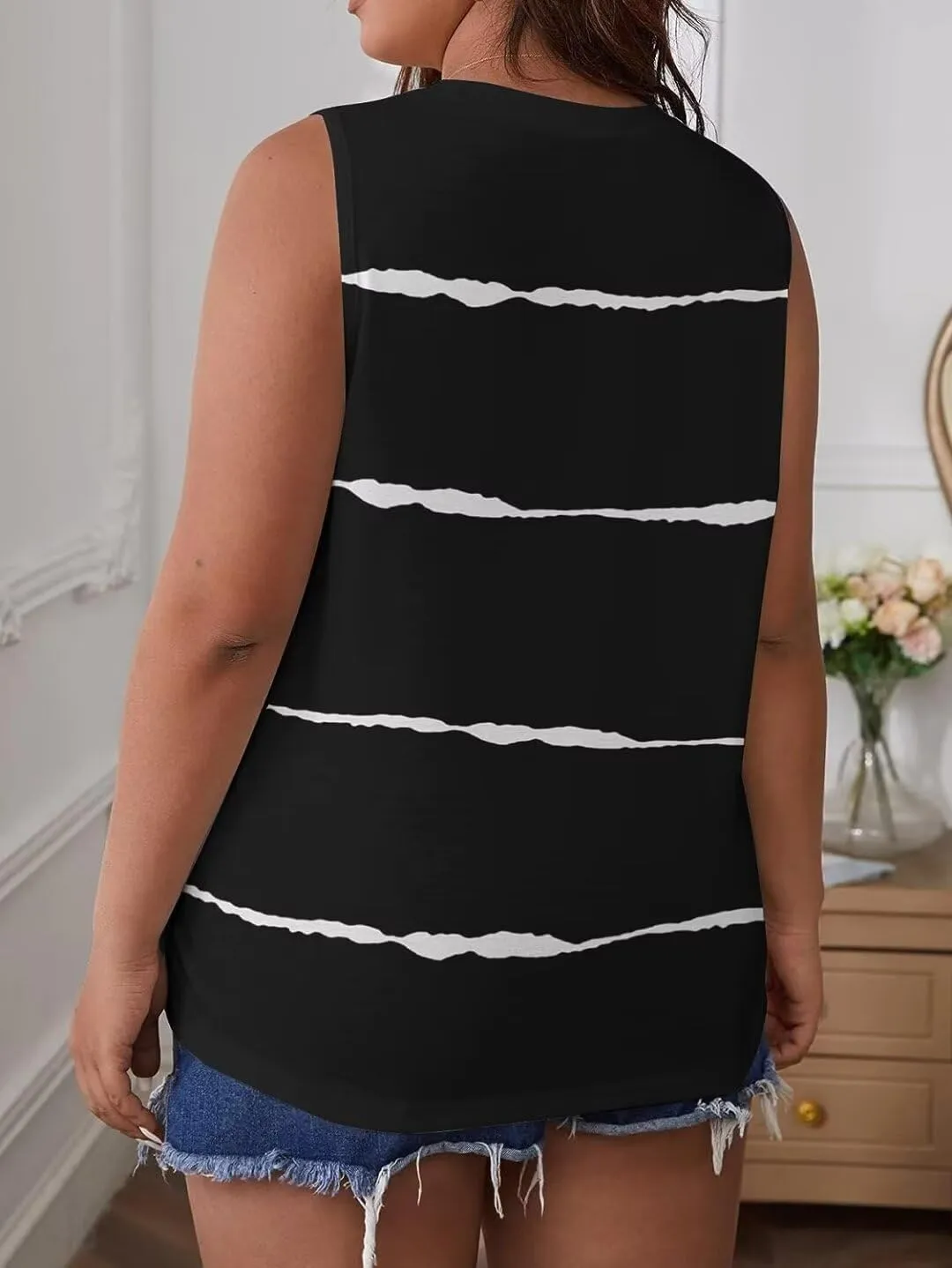 Bliwov Womens 2025 Loose Fit Tank Tops Sleeveless Crewneck Trendy Basic Casual Y2k Outfits Summer Going Out Shirts