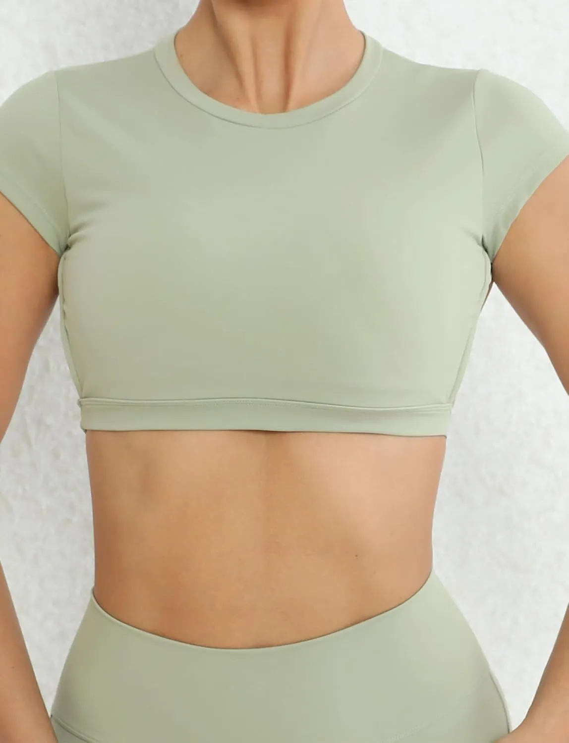 FEOYA Womens Open Back Crop Tops Short Sleeve Slim Fit Gym Workout Tops with Pads Soft Yoga Fitness Activewear