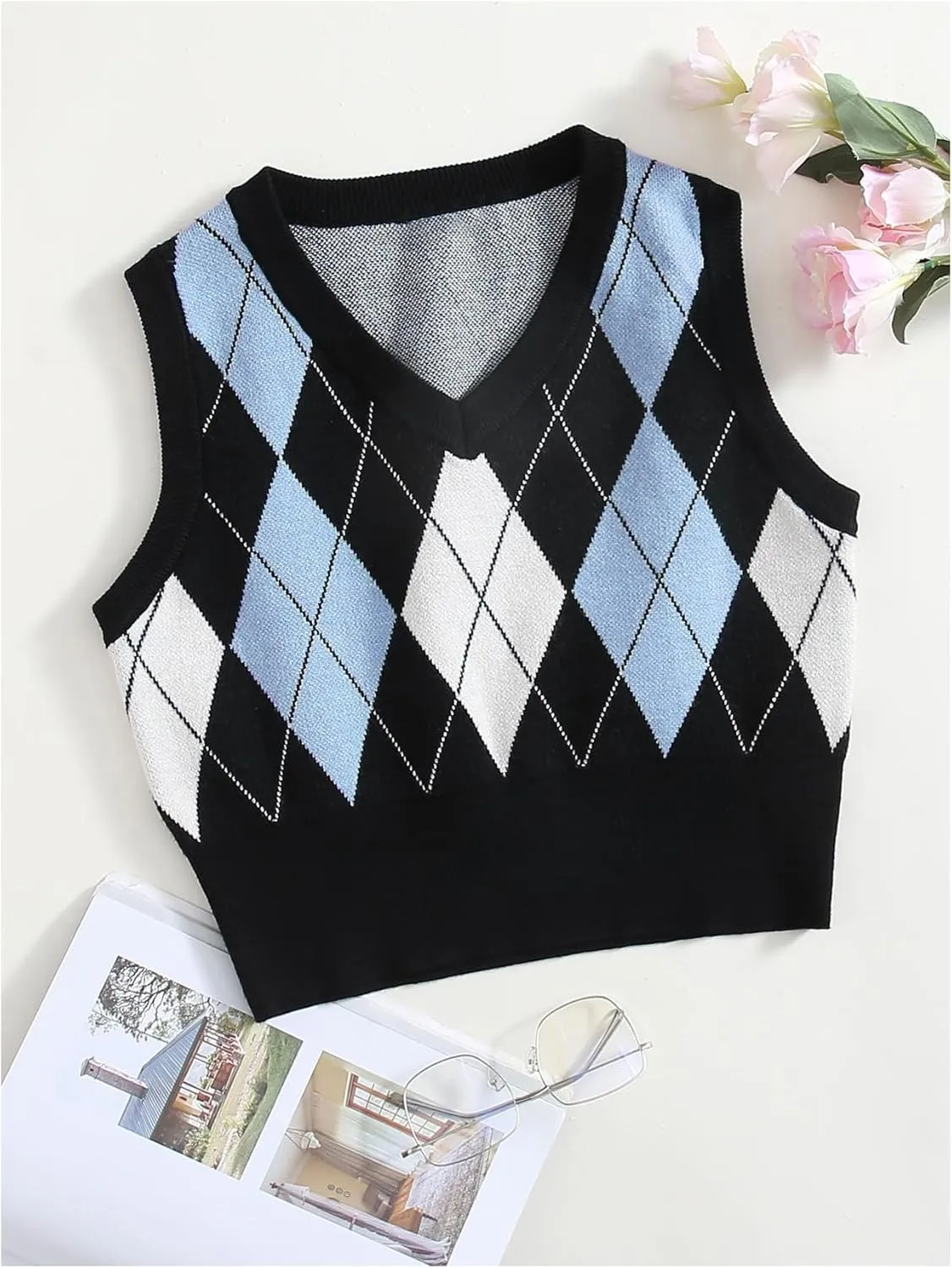 OYOANGLE Women's Argyle Plaid V Neck Sleeveless Sweater Vests Knitted Casual Crop Tops