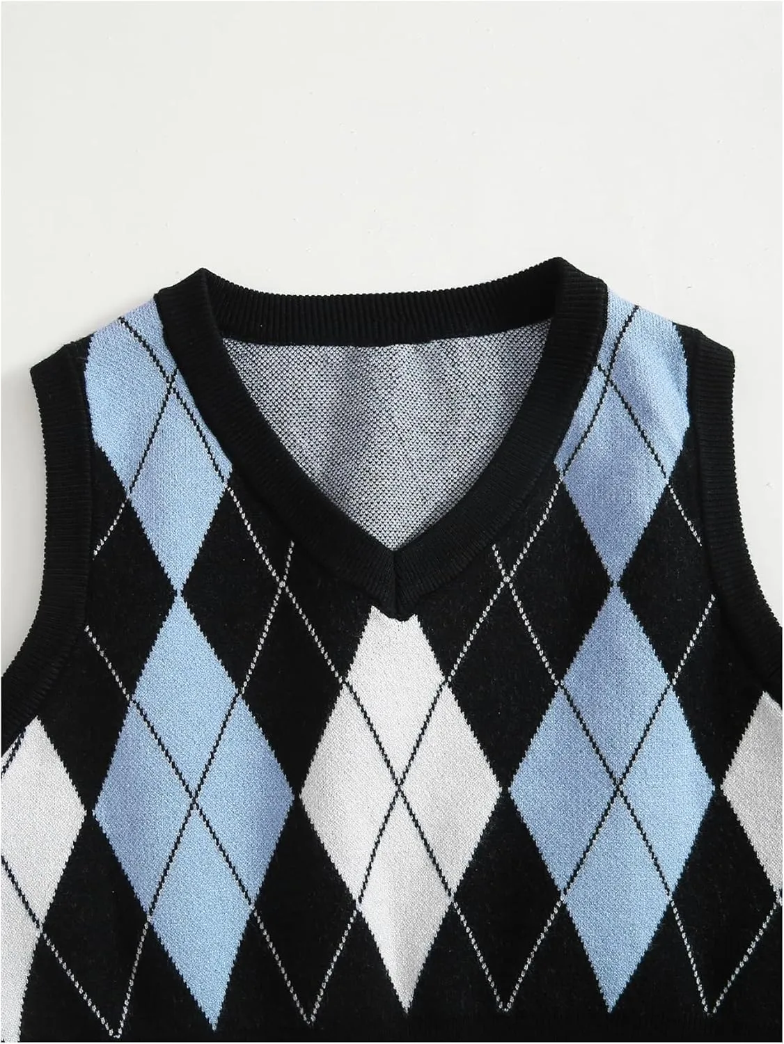 OYOANGLE Women's Argyle Plaid V Neck Sleeveless Sweater Vests Knitted Casual Crop Tops