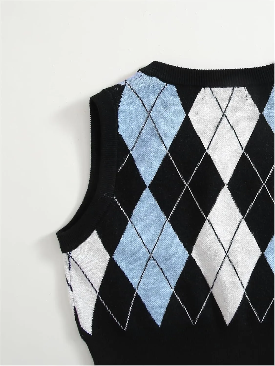 OYOANGLE Women's Argyle Plaid V Neck Sleeveless Sweater Vests Knitted Casual Crop Tops