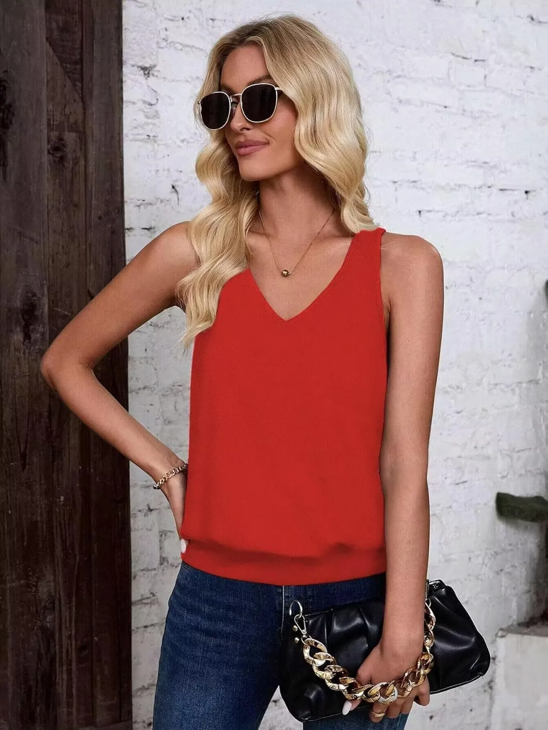 Womens Tank Tops Casual V Neck Sleeveless Summer Spring Clothes Loose Fit Cute Outfit Basic Cami 2025 Fashion Shirts