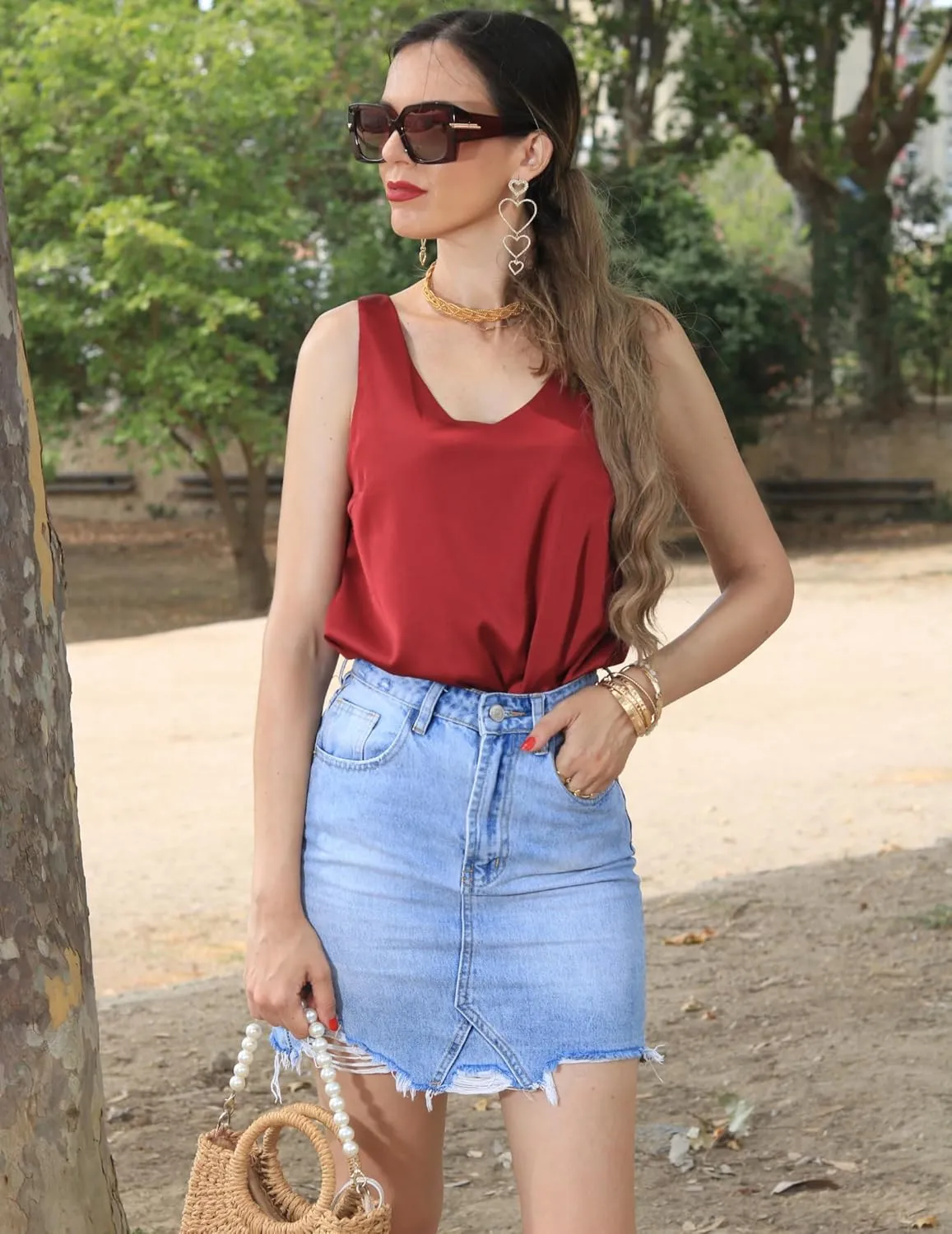 Zeagoo Women 2025 Silk Satin Tank Tops Dressy V Neck Camisole Blouse Casual Sleeveless Cami Summer Tanks Shirt